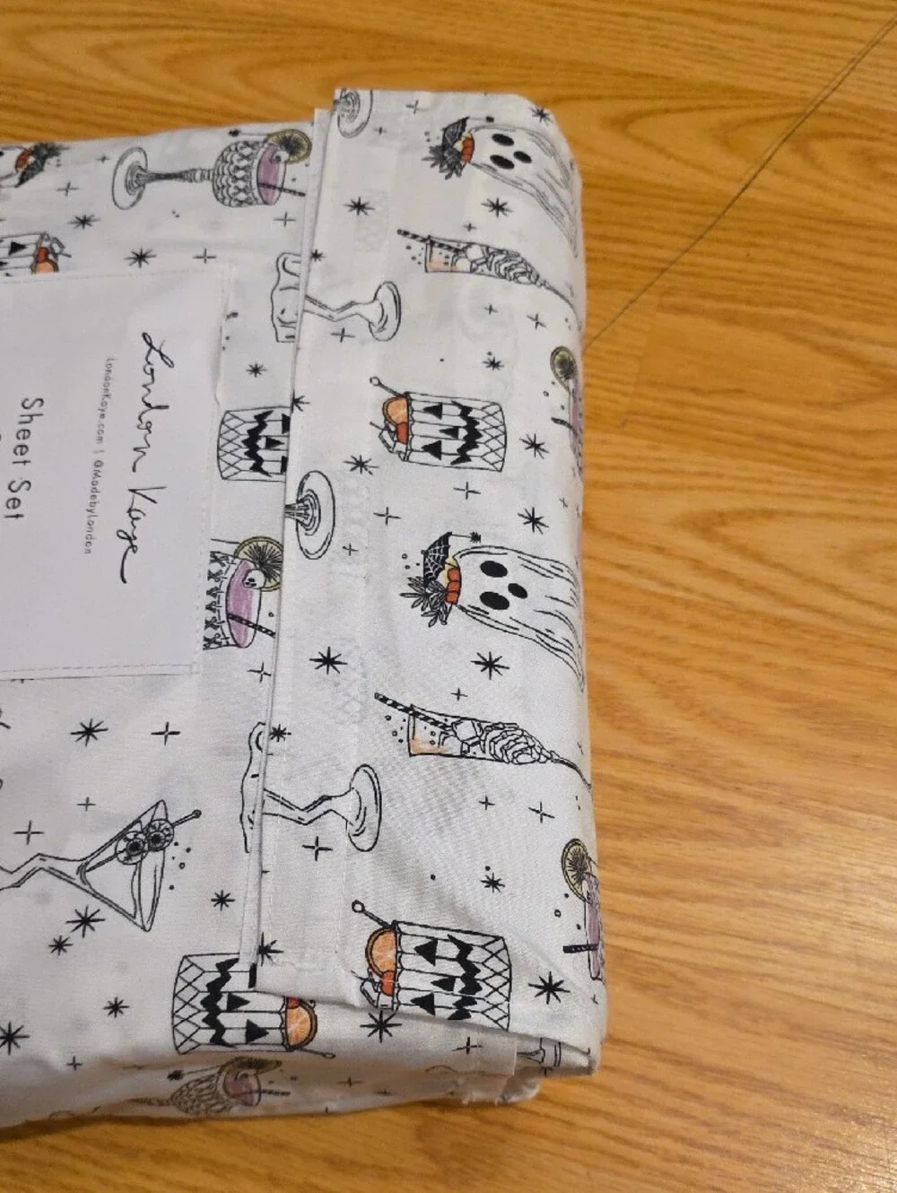 London Kaye Queen Sheet with Ghost Cocktail Print